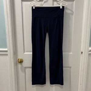 Athleta Chaturanga High Rise Pants Size Medium Petite Navy Blue Yoga Pilates EUC